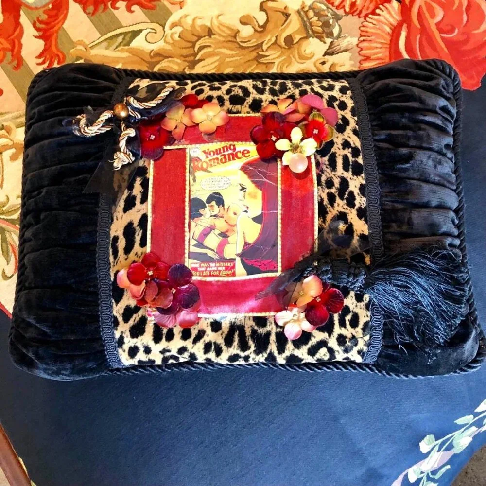 NWT ALEXANDRA'S ACCENTS Accent Pillow DC Romance Comic Strip Black\Leopard 15